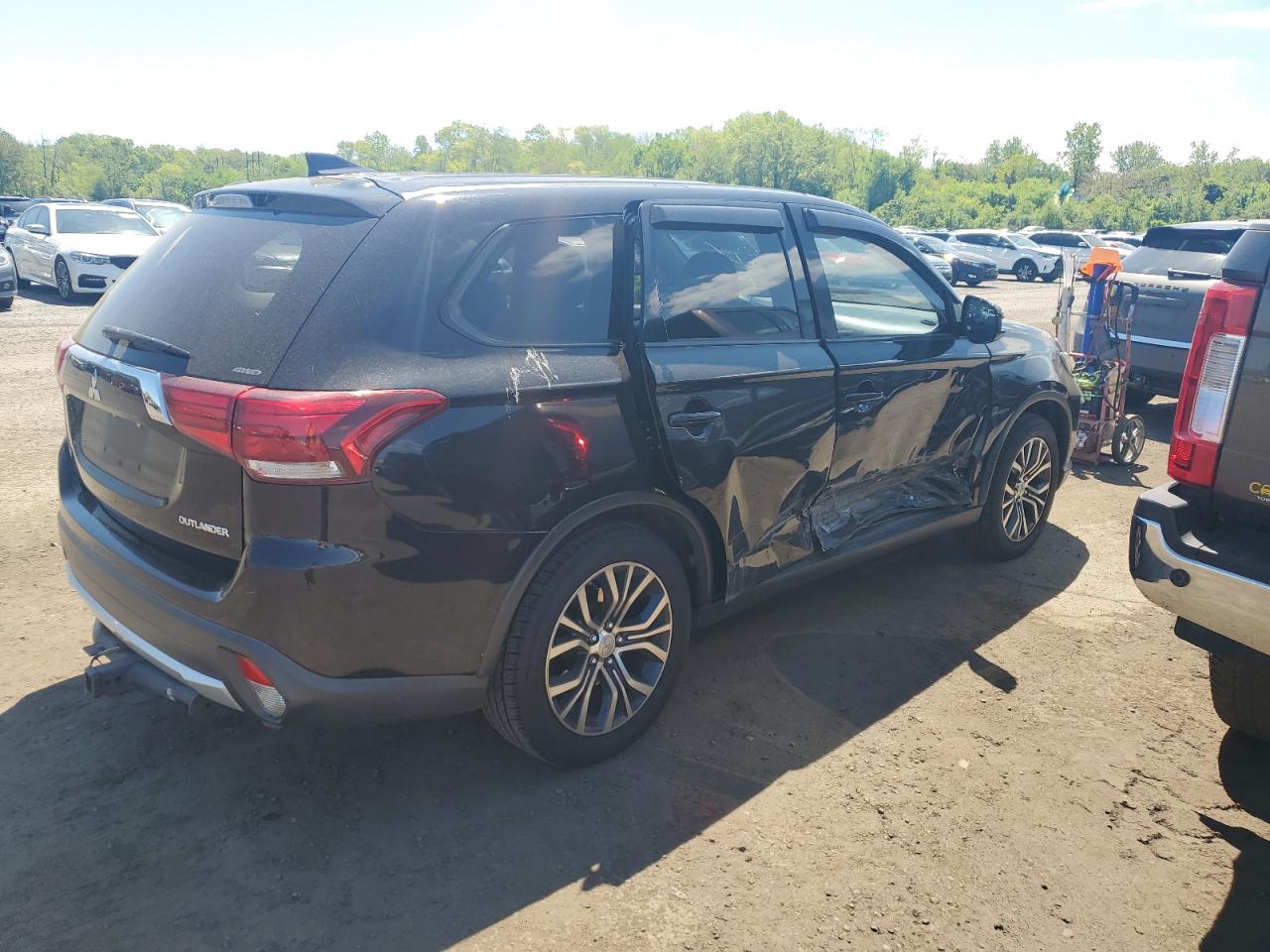 2017 Mitsubishi Outlander Es vin: JA4AZ2A36HZ000388