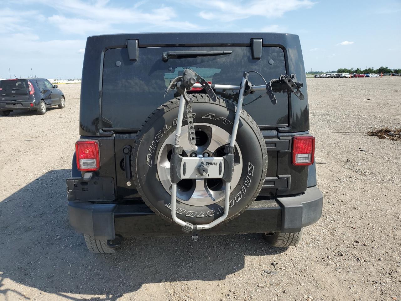 1C4BJWEG5HL684259 2017 Jeep Wrangler Unlimited Sahara