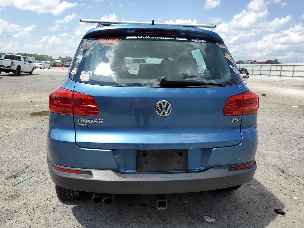 WVGAV7AX3HK050090 2017 Volkswagen Tiguan S