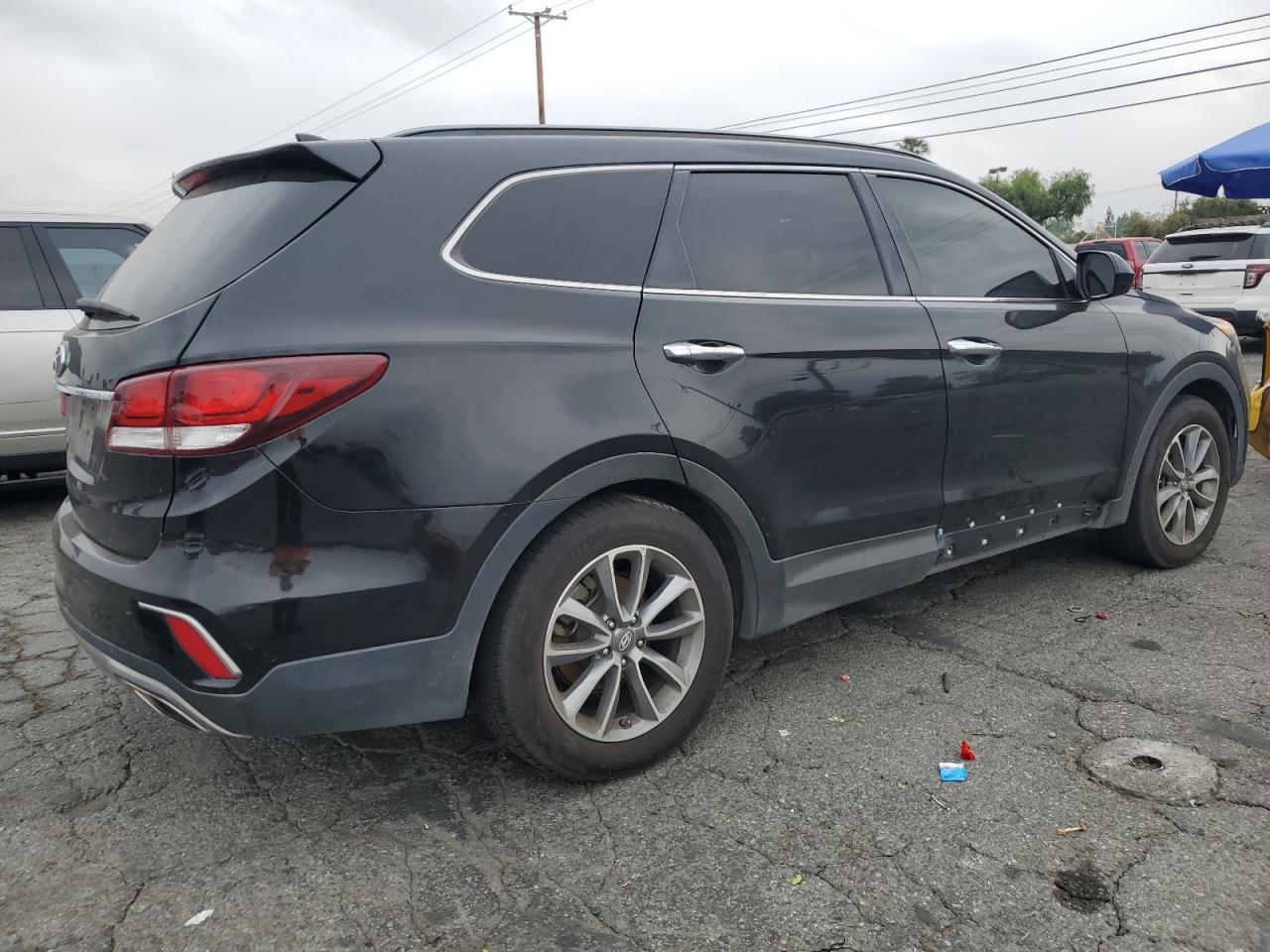 KM8SM4HF3HU205809 2017 Hyundai Santa Fe Se