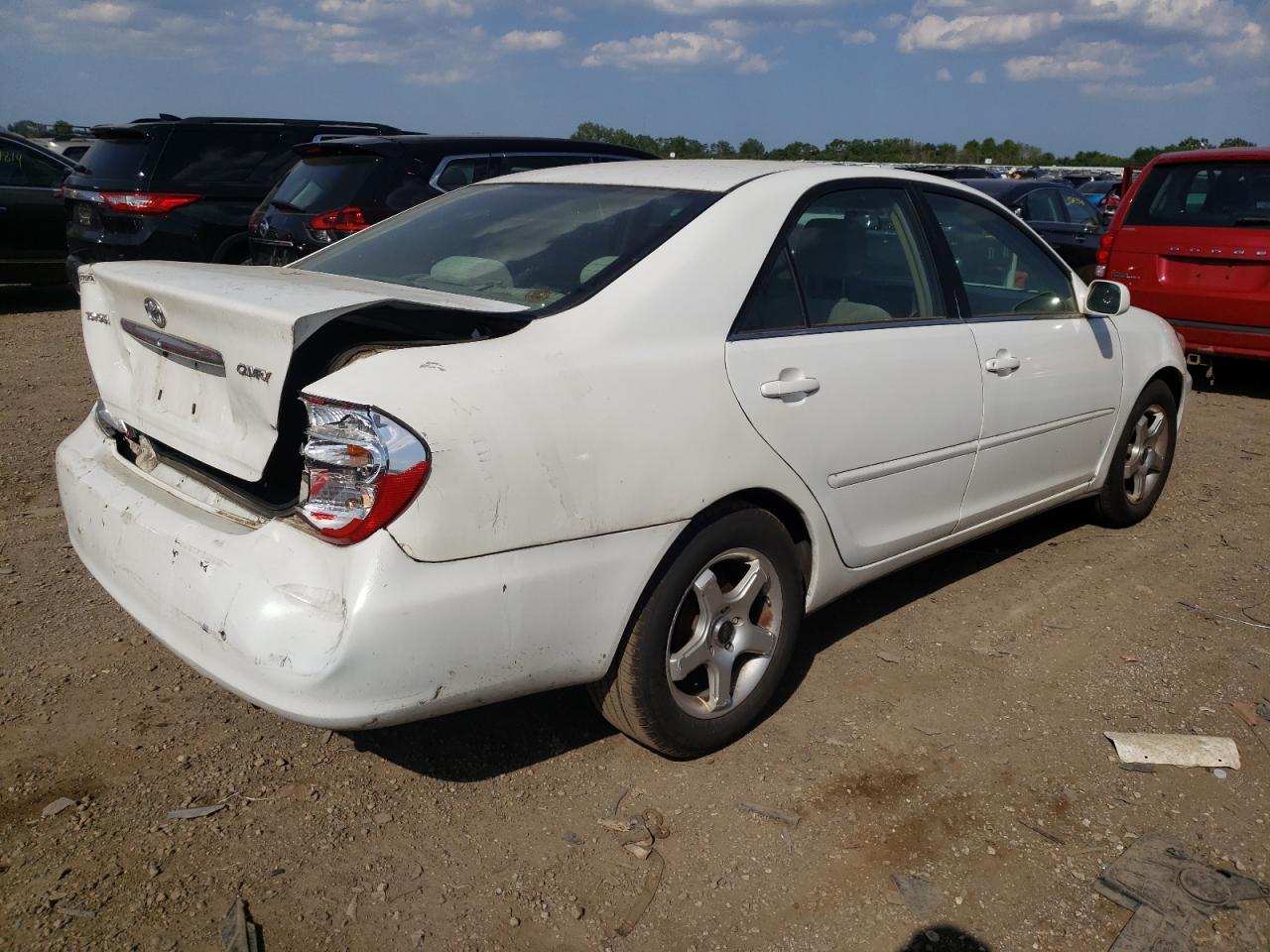 JTDBE32K140275568 2004 Toyota Camry Le