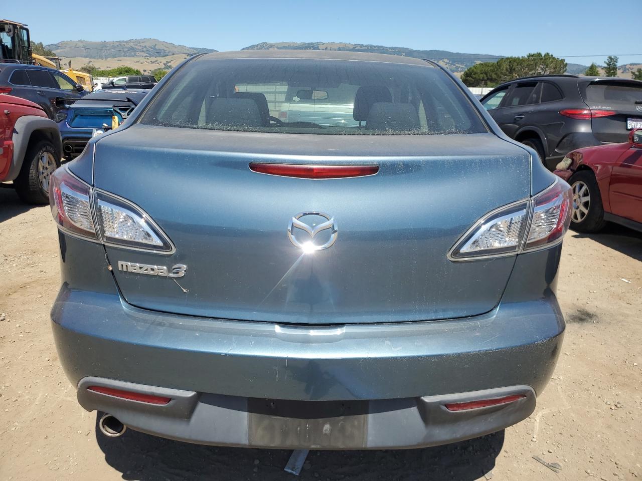 JM1BL1VG3B1902022 2011 Mazda 3 I