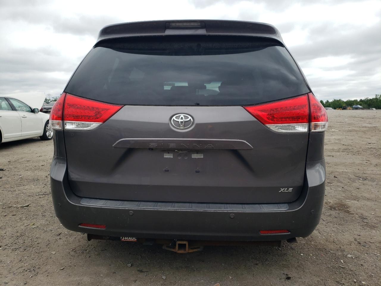 5TDYK3DC5BS046216 2011 Toyota Sienna Xle