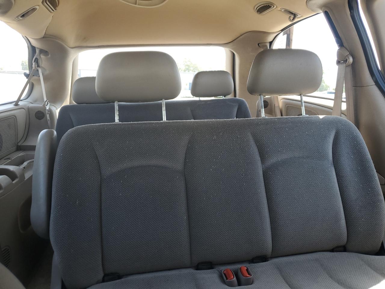 1B4GP44352B631885 2002 Dodge Grand Caravan Sport