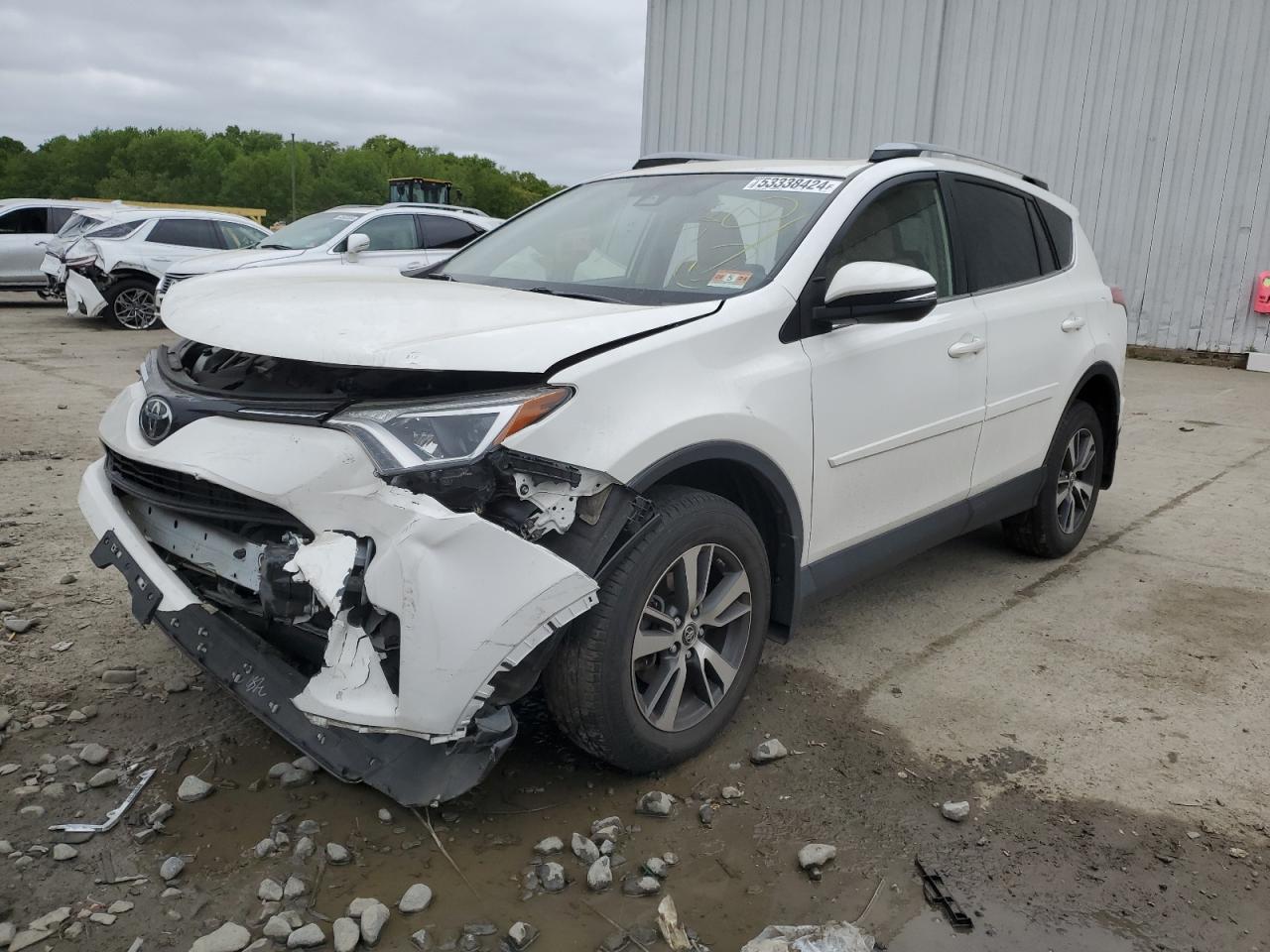 JTMRFREV9HJ122182 2017 Toyota Rav4 Xle