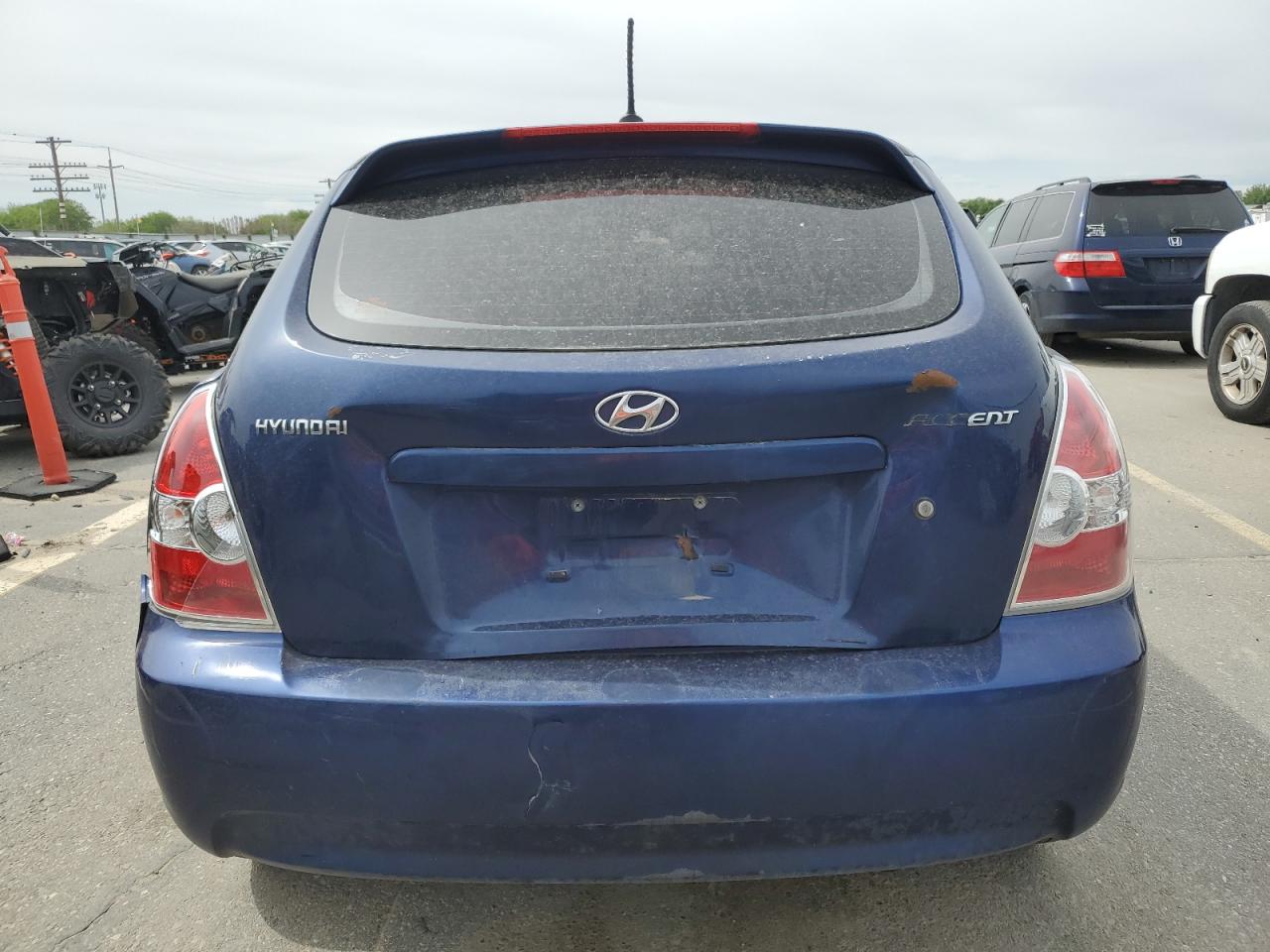 KMHCM36C58U087723 2008 Hyundai Accent Gs