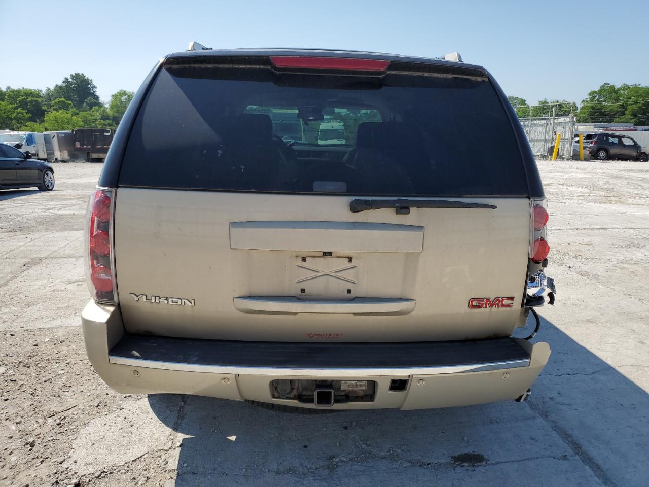 1GKFK638X8J239252 2008 GMC Yukon Denali