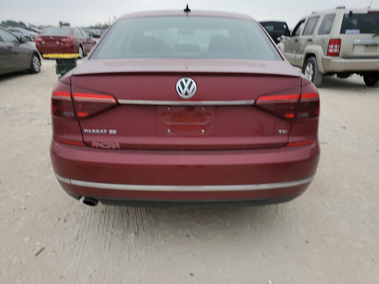 1VWGT7A30HC060665 2017 Volkswagen Passat Se