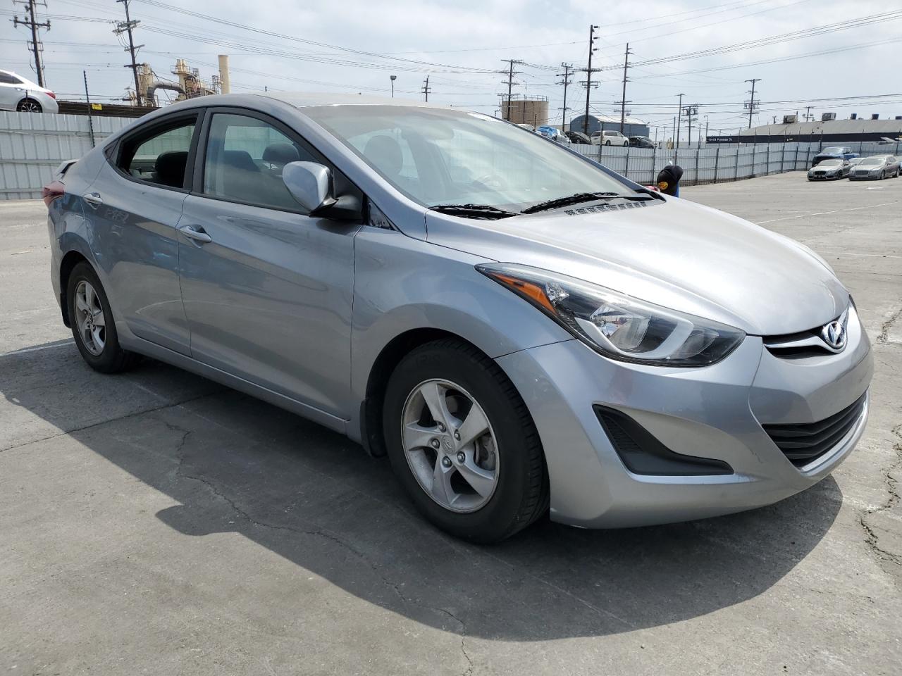 5NPDH4AE8GH720218 2016 Hyundai Elantra Se