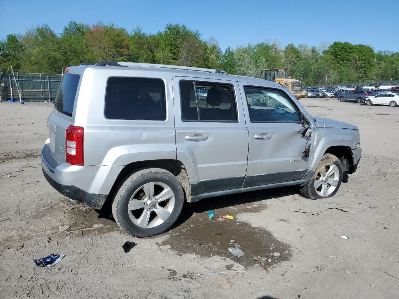 1J4NF4GB8BD168638 2011 Jeep Patriot Latitude