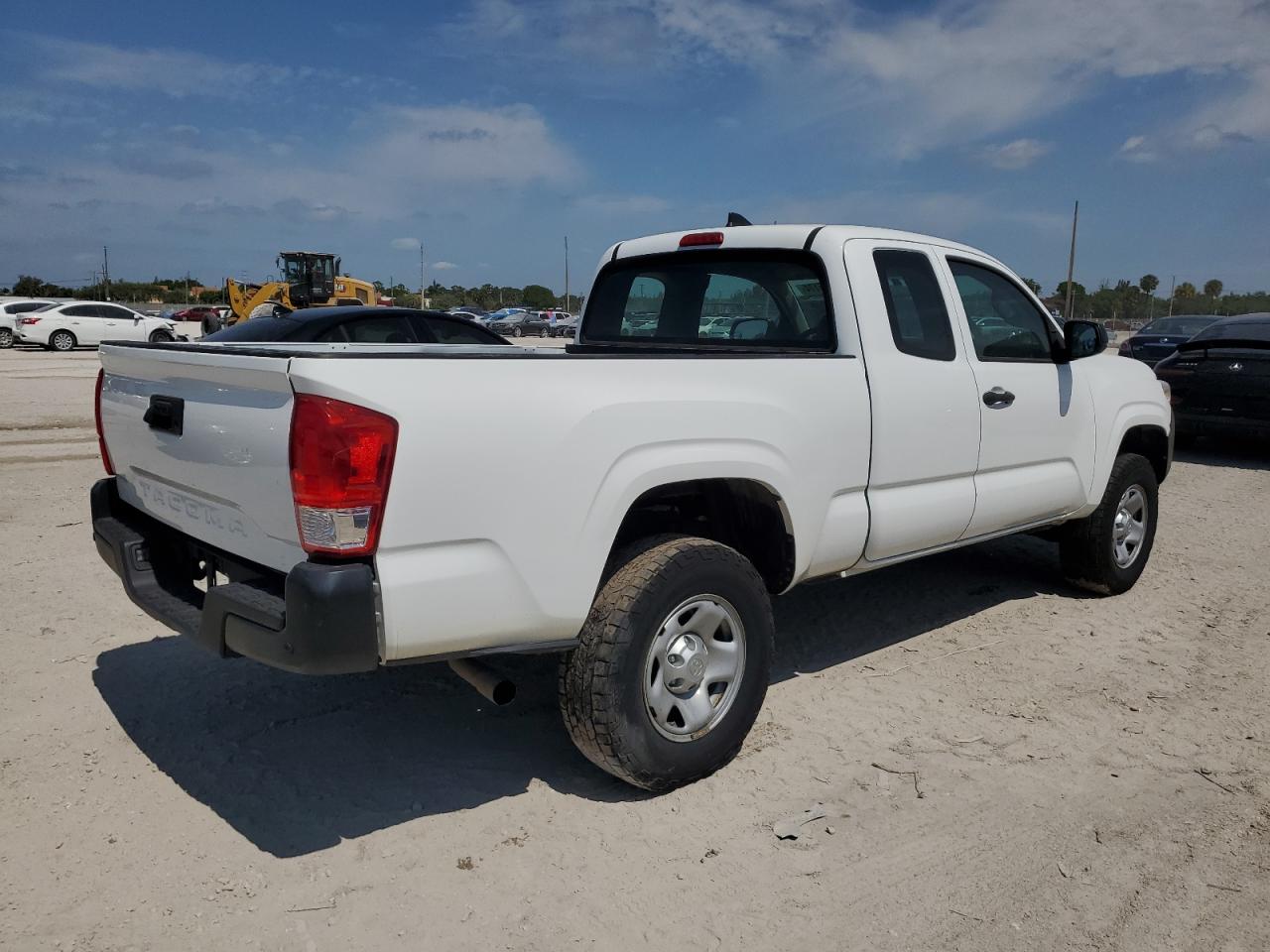 2017 Toyota Tacoma Access Cab vin: 5TFRX5GN1HX088206