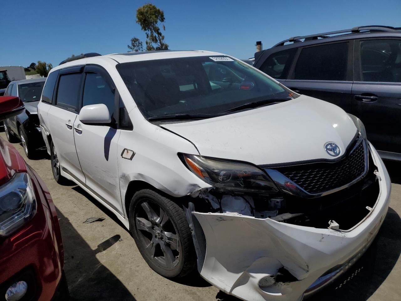 5TDXZ3DC3HS788064 2017 Toyota Sienna Se