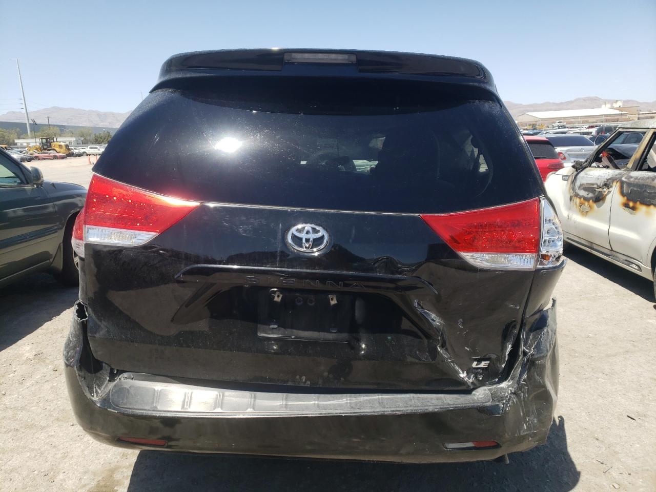 5TDKK3DC3CS244929 2012 Toyota Sienna Le