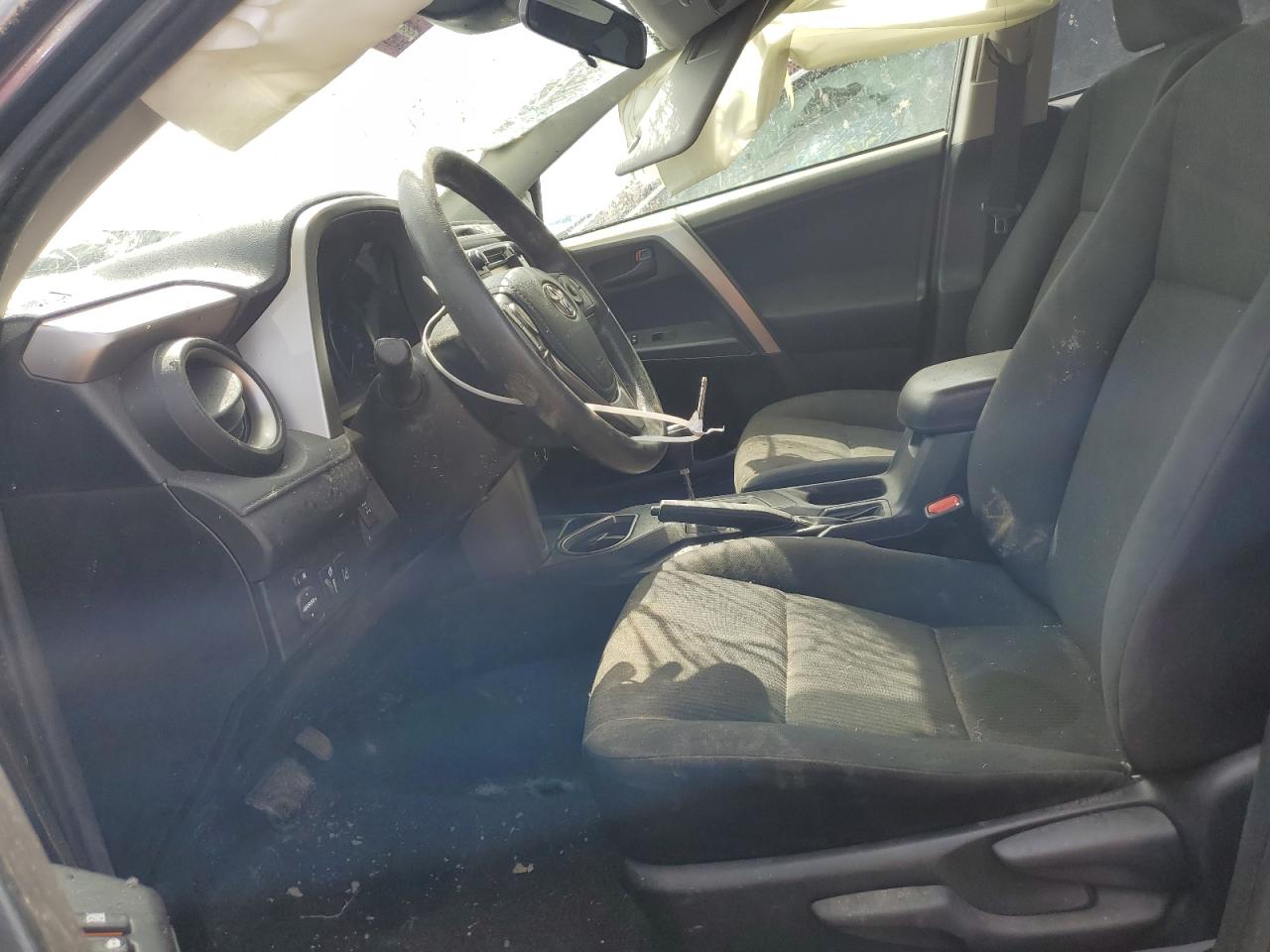 JTMBFREV9HJ125830 2017 Toyota Rav4 Le