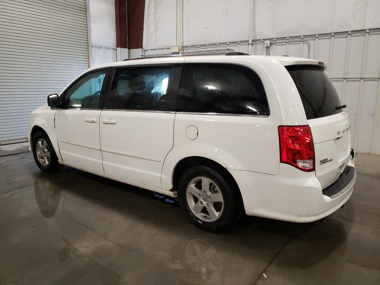 2D4RN5DG2BR755028 2011 Dodge Grand Caravan Crew