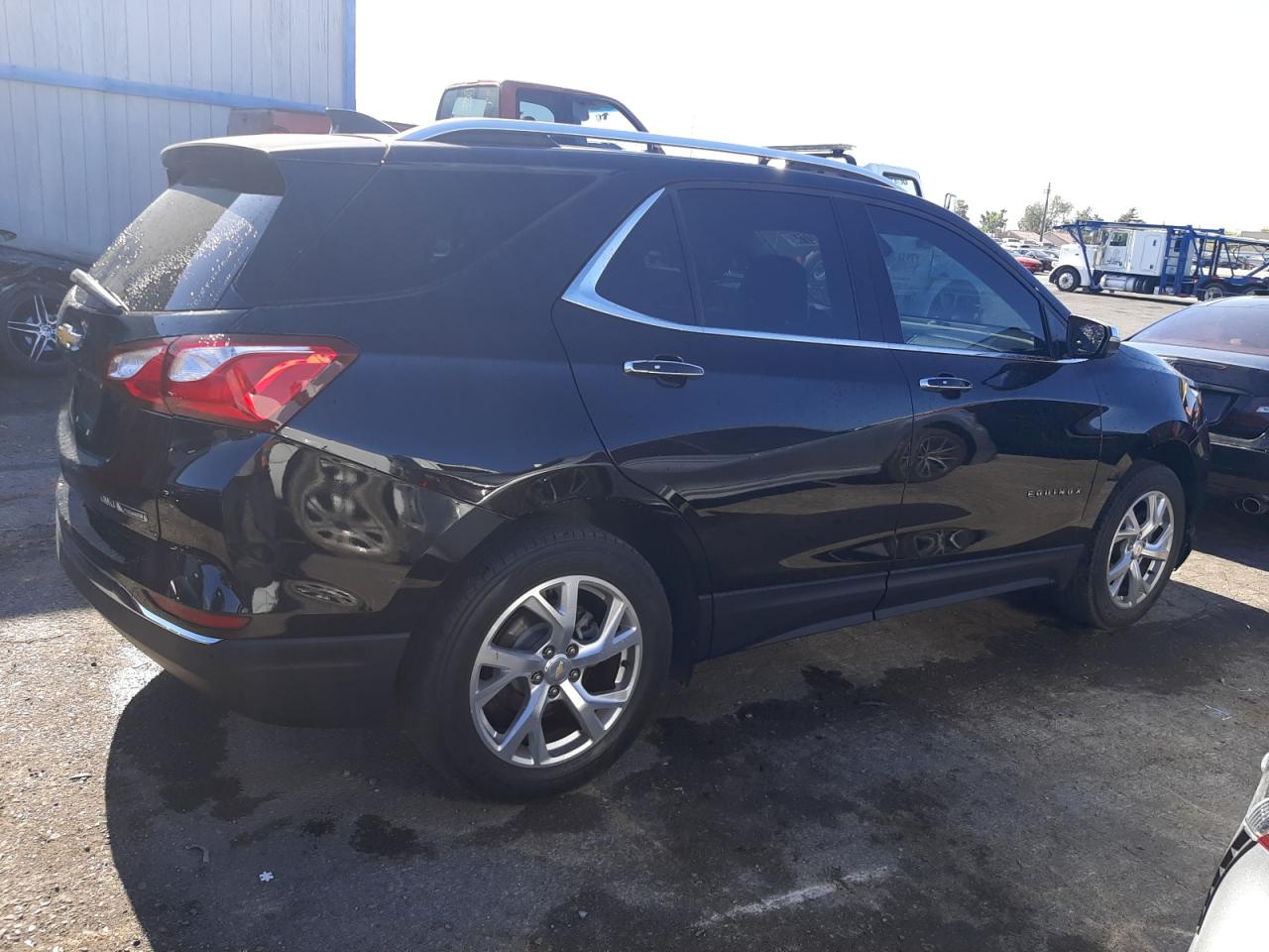 2GNAXVEV2J6260045 2018 Chevrolet Equinox Premier