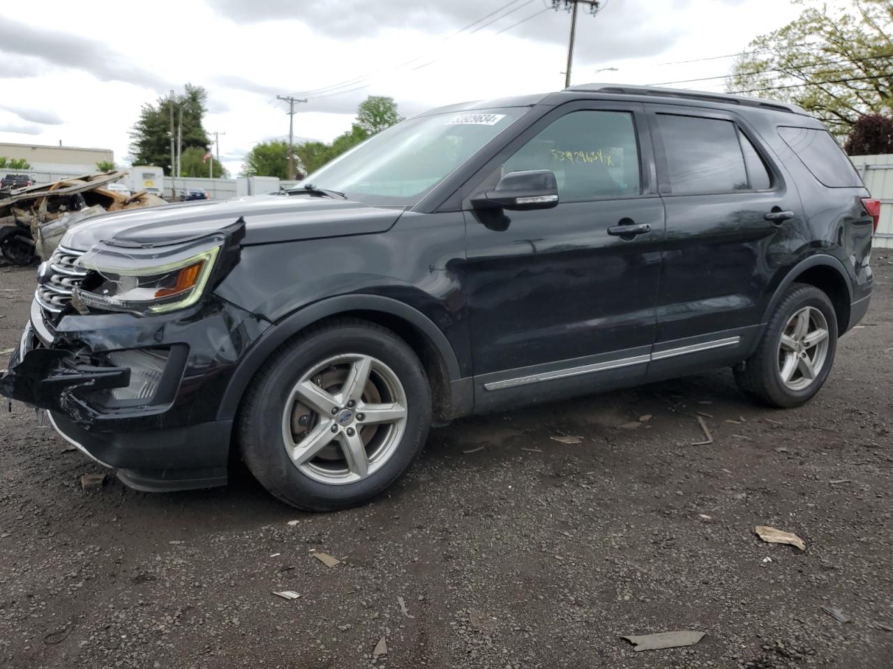 1FM5K8D82HGE32084 2017 Ford Explorer Xlt