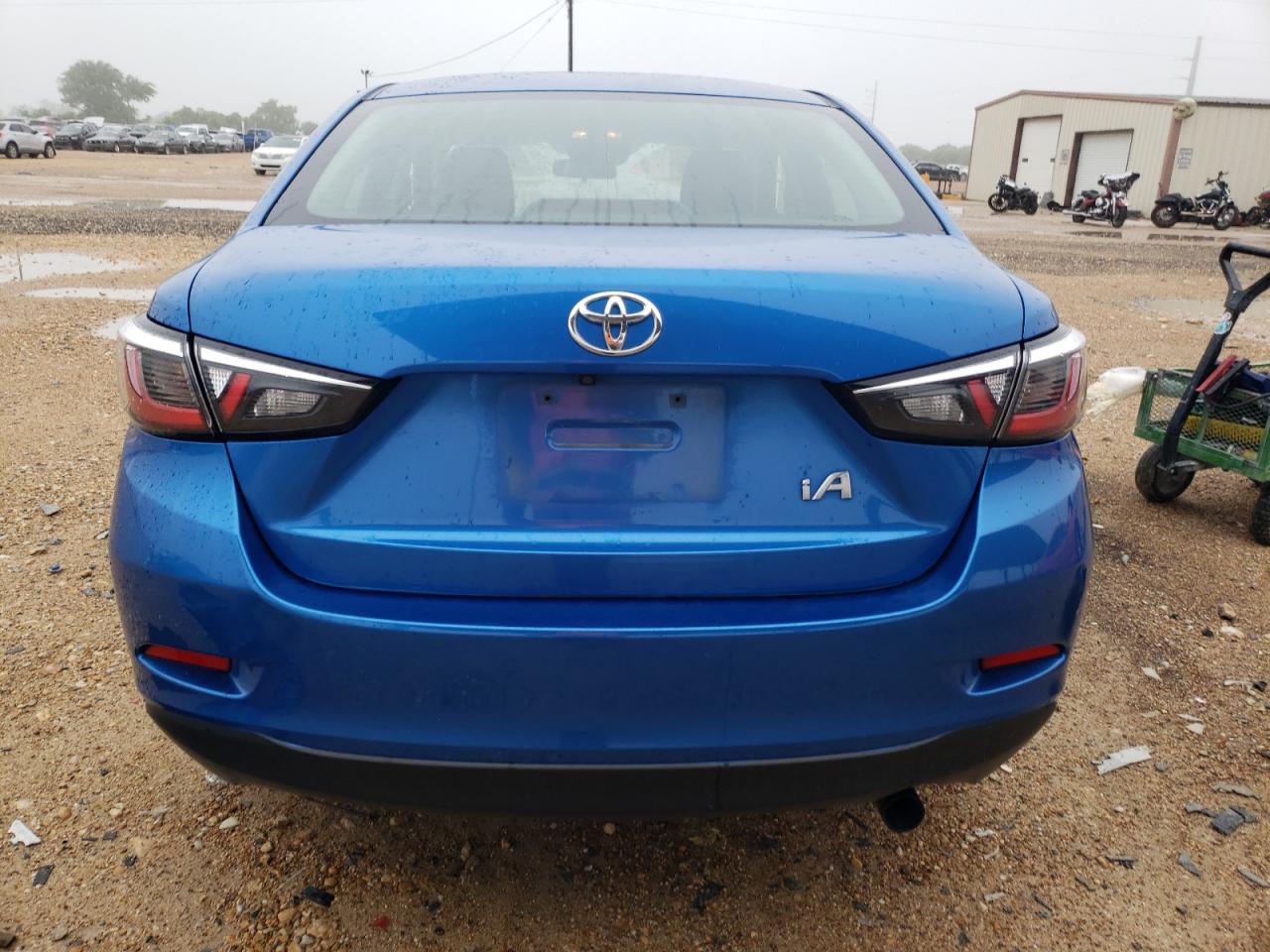 3MYDLBYV5HY184410 2017 Toyota Yaris Ia