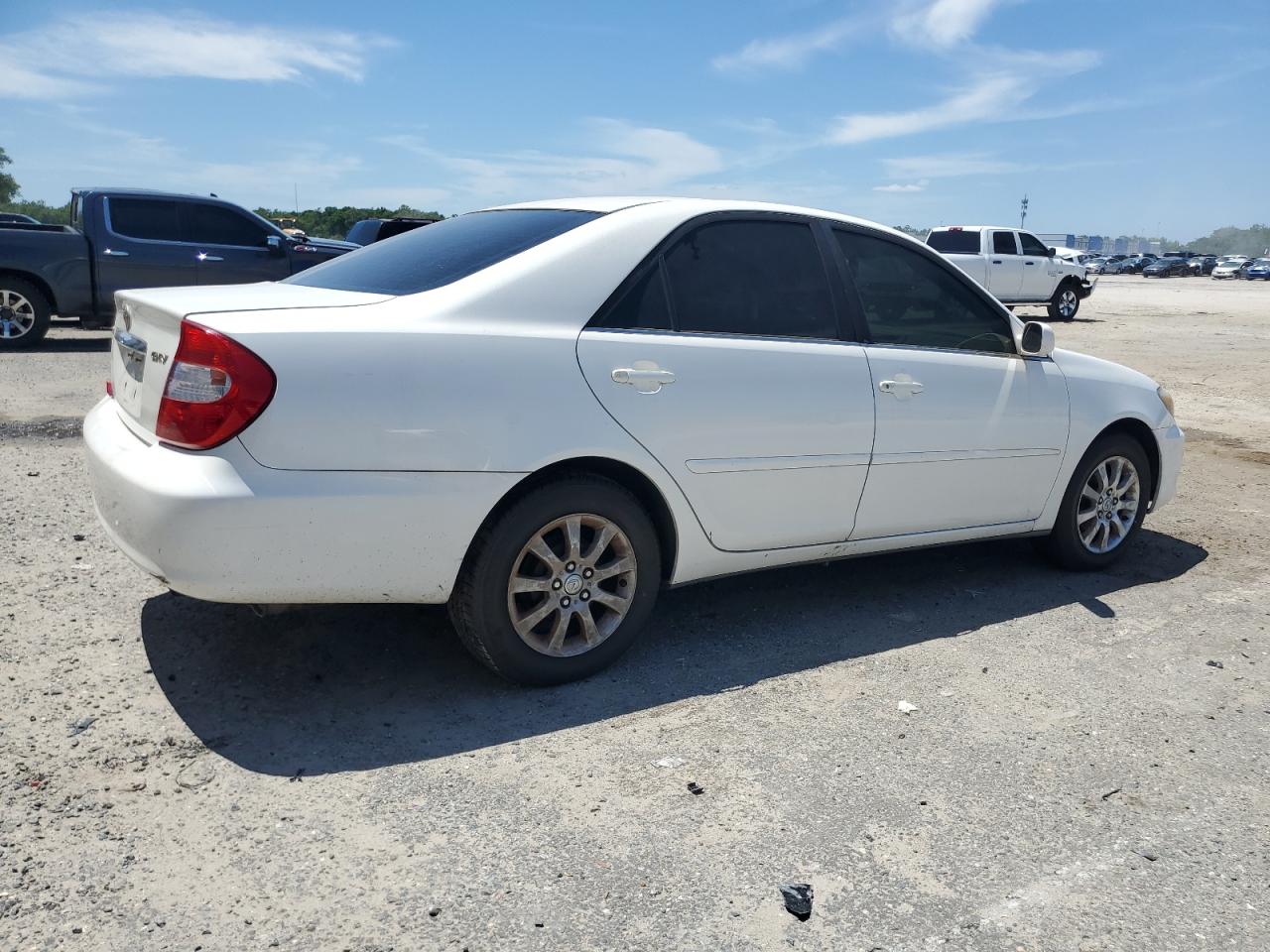 JTDBE32K340283929 2004 Toyota Camry Le