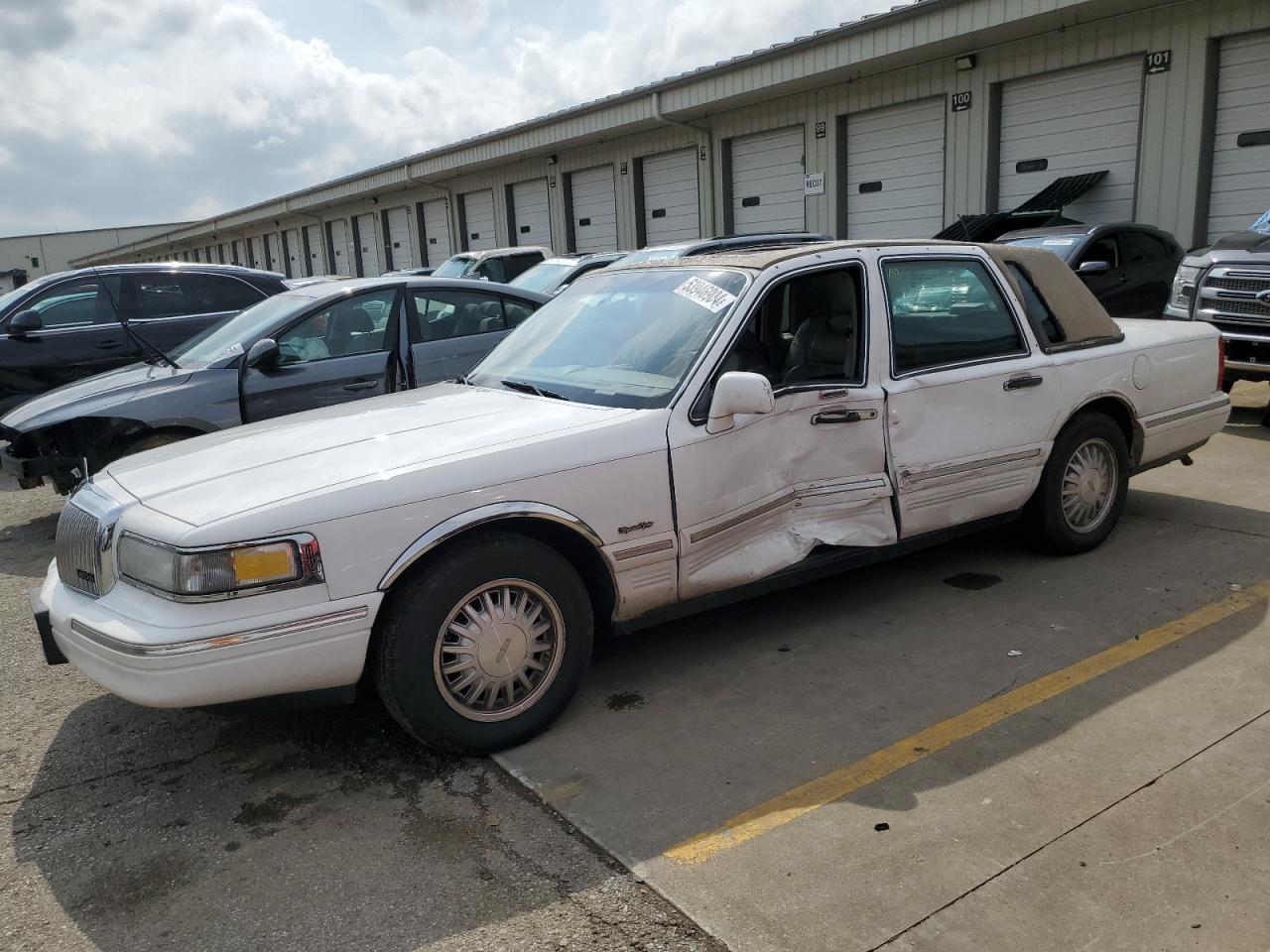 1LNLM82W7VY740666 1997 Lincoln Town Car Signature