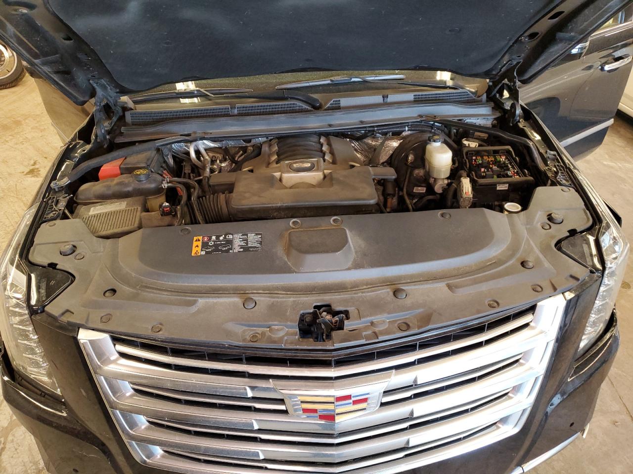 1GYS4DKJ5HR375443 2017 Cadillac Escalade Platinum