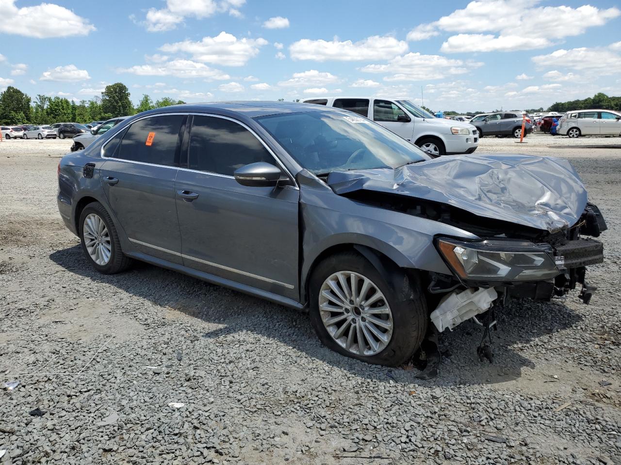 2016 Volkswagen Passat Se vin: 1VWBT7A33GC032836