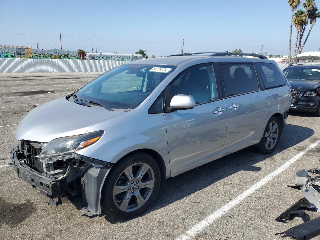 5TDXZ3DC7JS913413 2018 Toyota Sienna Se