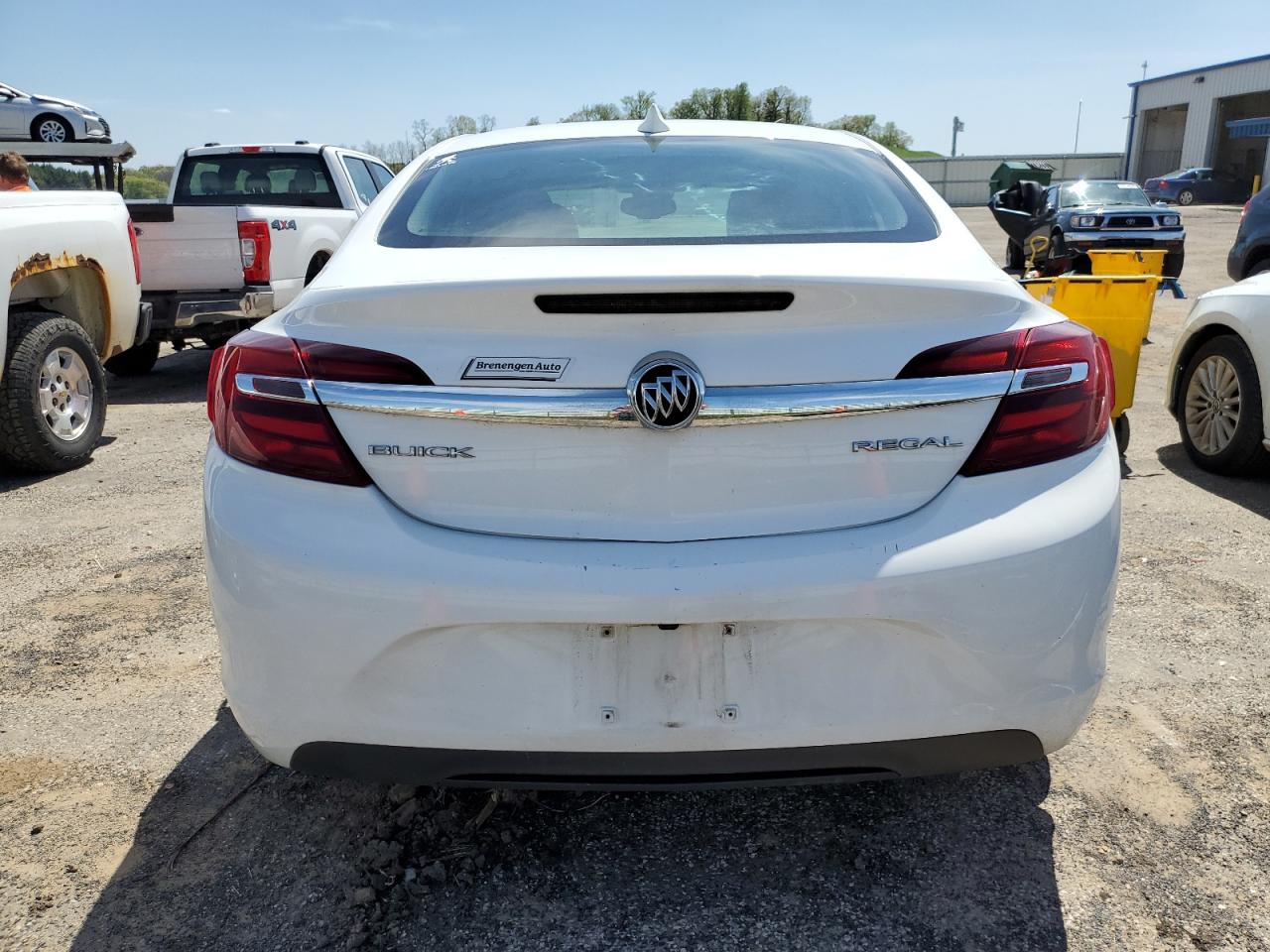 2G4GV5EK9F9239483 2015 Buick Regal