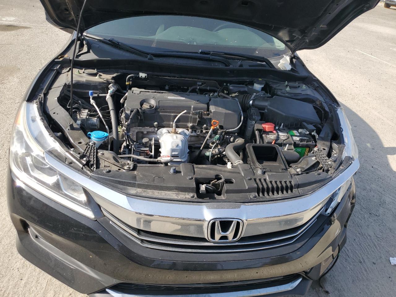 1HGCR2F33HA277622 2017 Honda Accord Lx