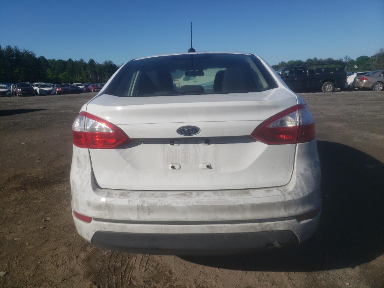 3FADP4BJ3FM219749 2015 Ford Fiesta Se