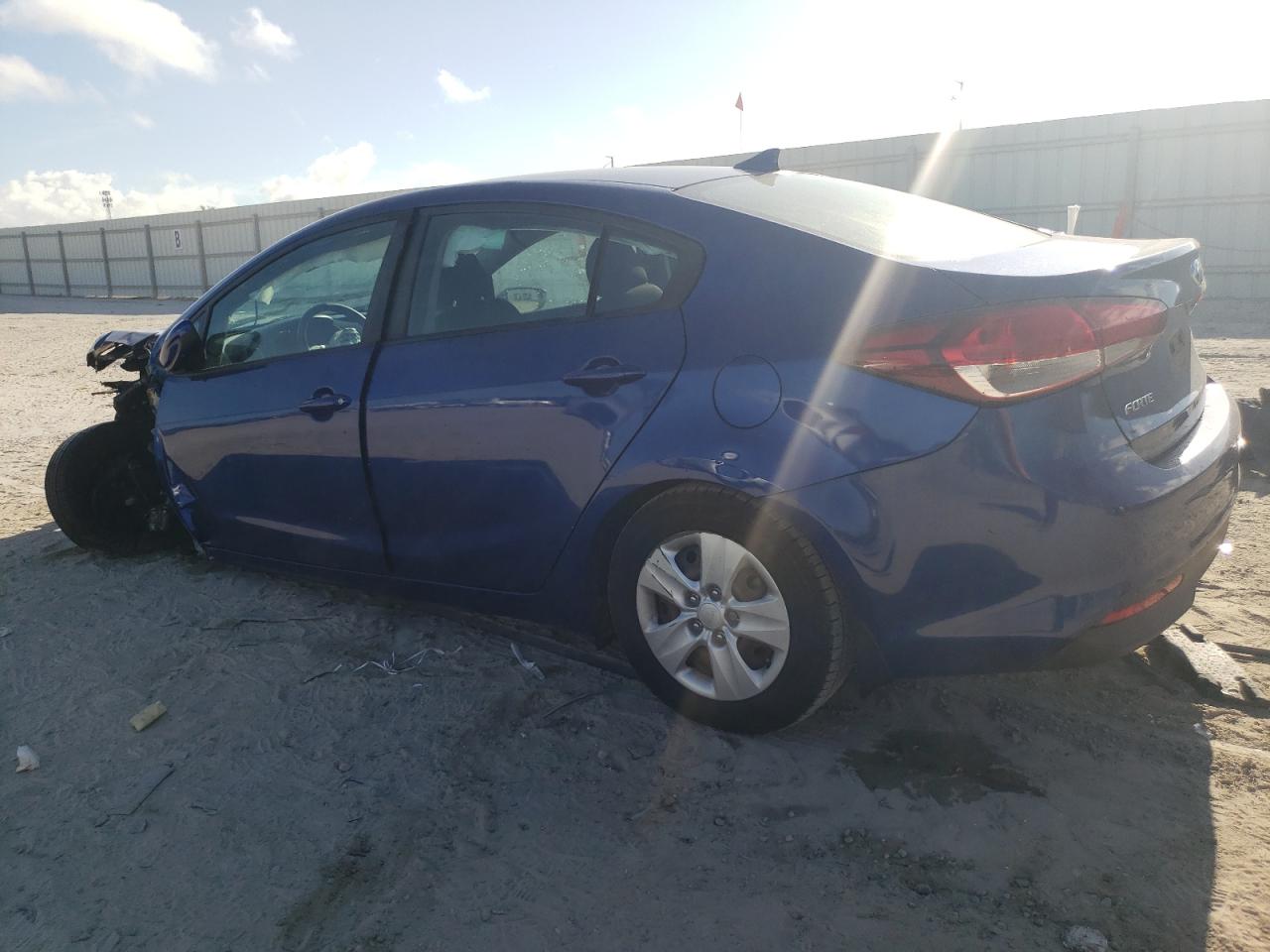 3KPFK4A79HE066721 2017 Kia Forte Lx