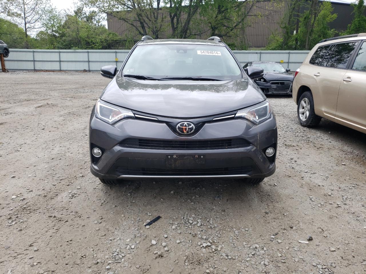 2T3RFREV5HW678460 2017 Toyota Rav4 Xle