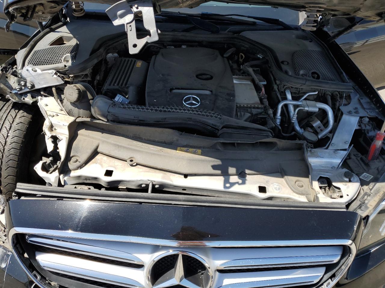 WDDZF4JB8JA362561 2018 Mercedes-Benz E 300