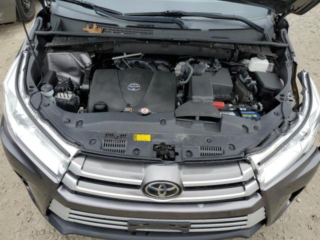 VIN 5TDJZRFH7KS701713 2019 Toyota Highlander, SE no.12