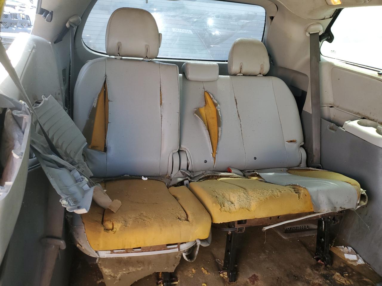 5TDYK3DCXDS370099 2013 Toyota Sienna Xle