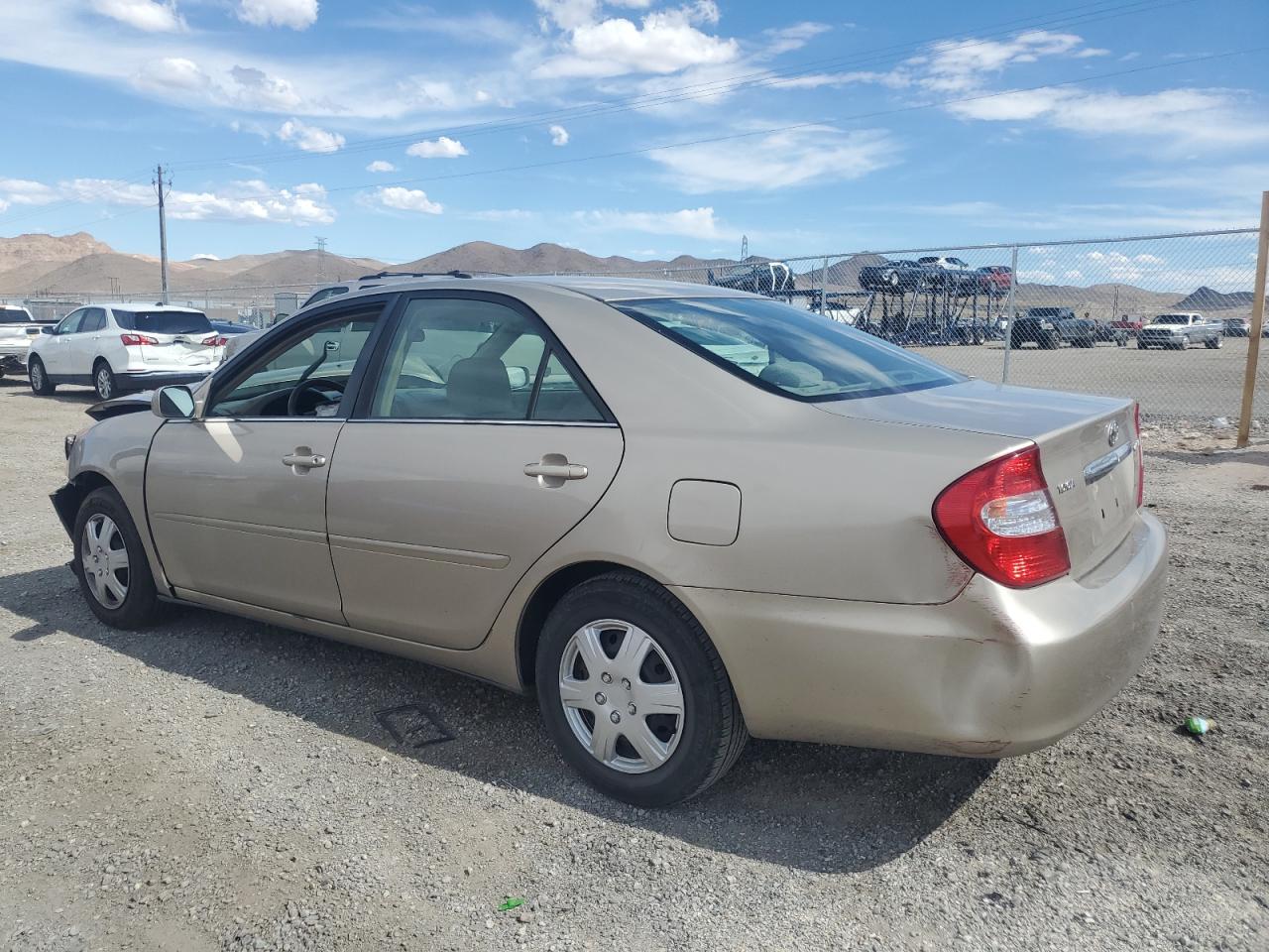 4T1BE32K44U885338 2004 Toyota Camry Le