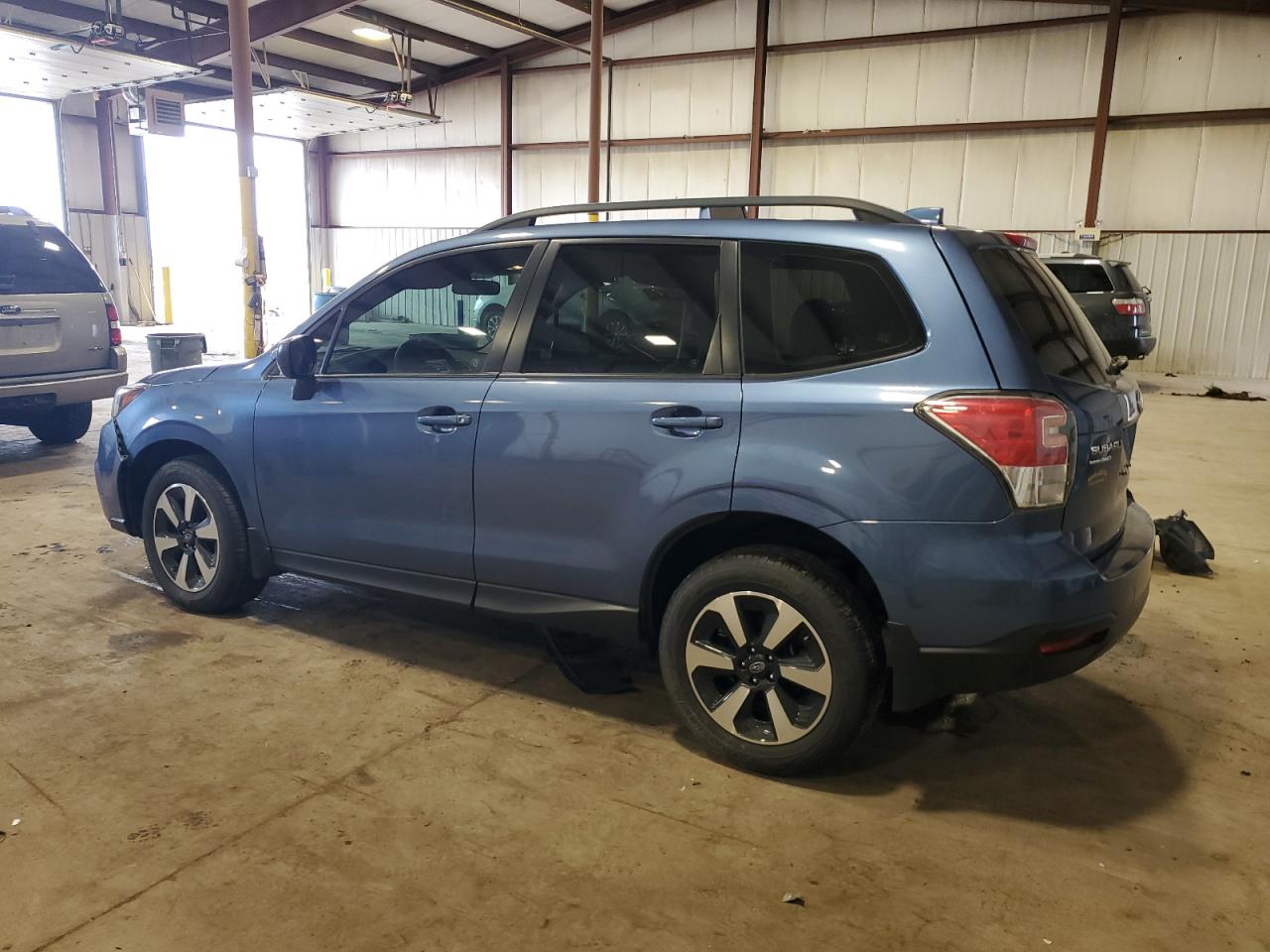 JF2SJABC3JH564832 2018 Subaru Forester 2.5I