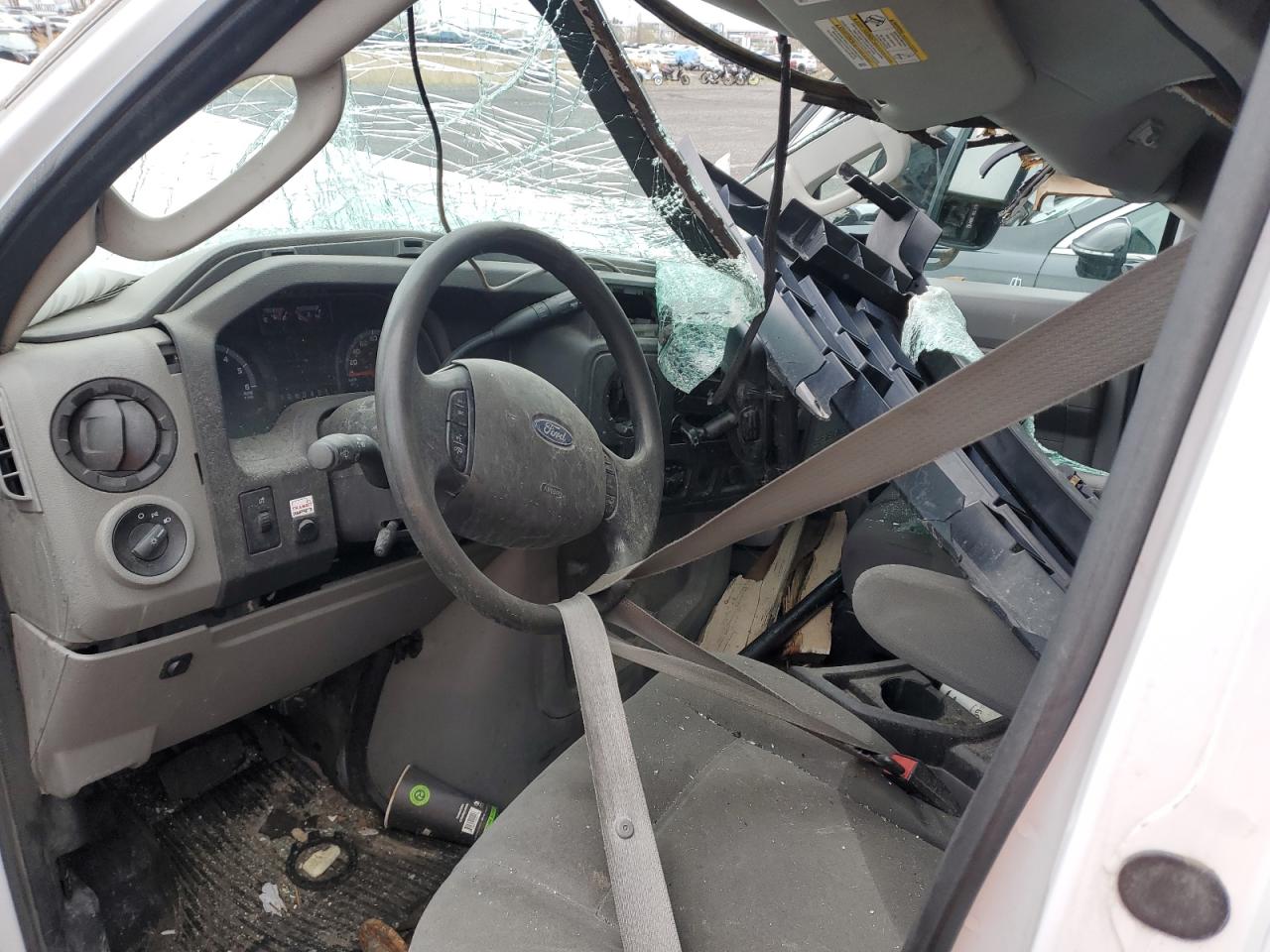 FORD ECONOLINE E450 SUPER DUTY CUTAWAY VAN