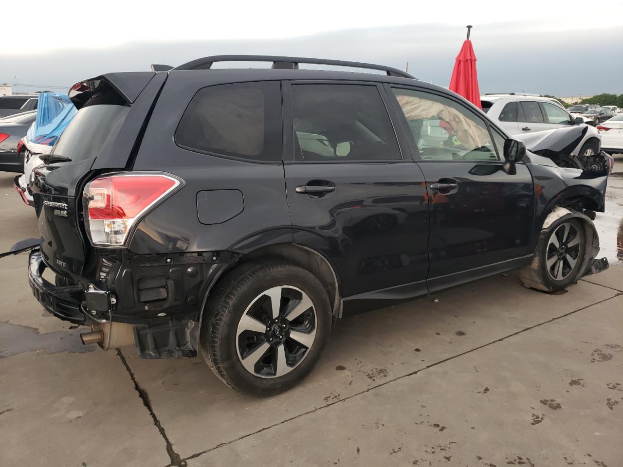 2017 Subaru Forester 2.5I Premium vin: JF2SJAGC1HH545618