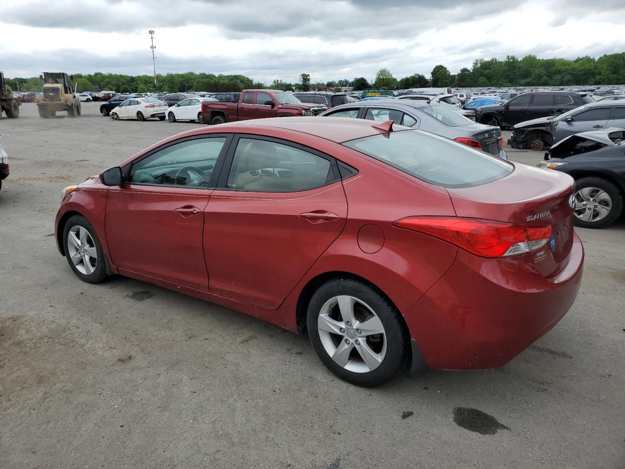 5NPDH4AE5DH295083 2013 Hyundai Elantra Gls