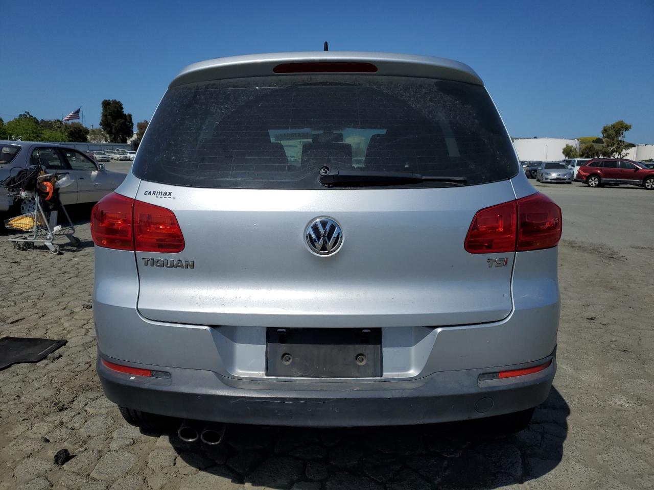 2017 Volkswagen Tiguan S vin: WVGAV7AX1HK027391