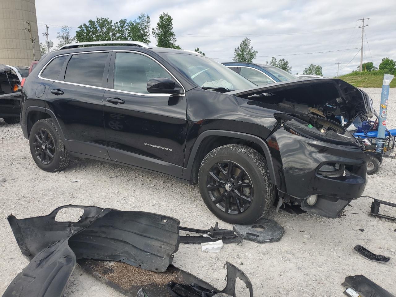 1C4PJMLBXJD576320 2018 Jeep Cherokee Latitude Plus