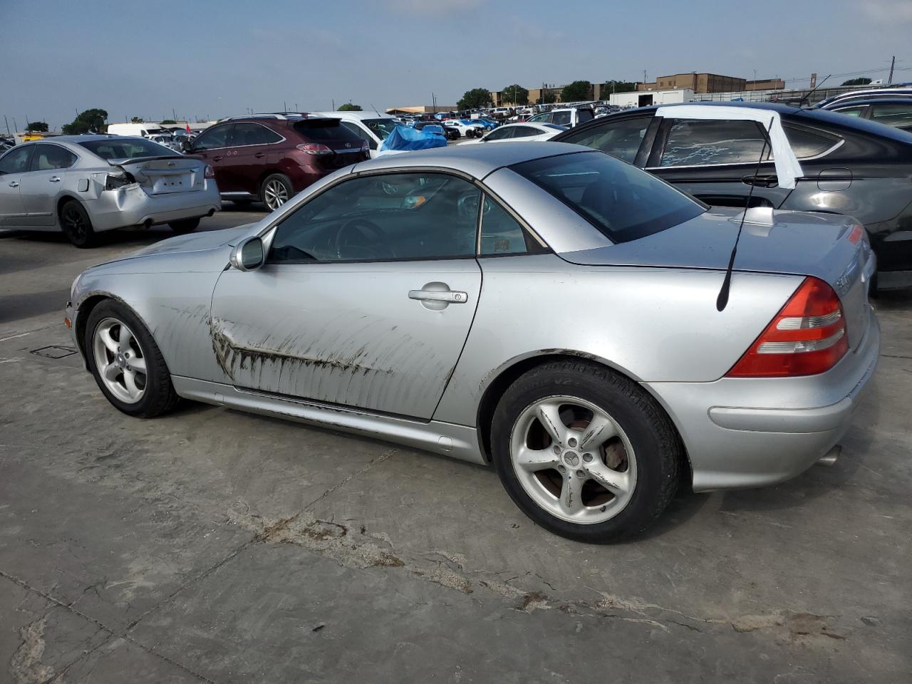 WDBKK65FX2F266935 2002 Mercedes-Benz Slk 320