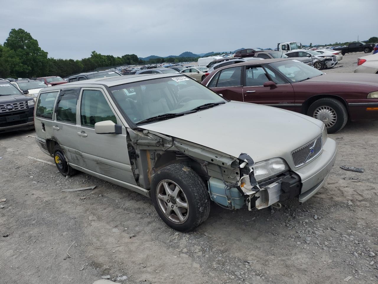 YV1LW61J2Y2679527 2000 Volvo V70 Base