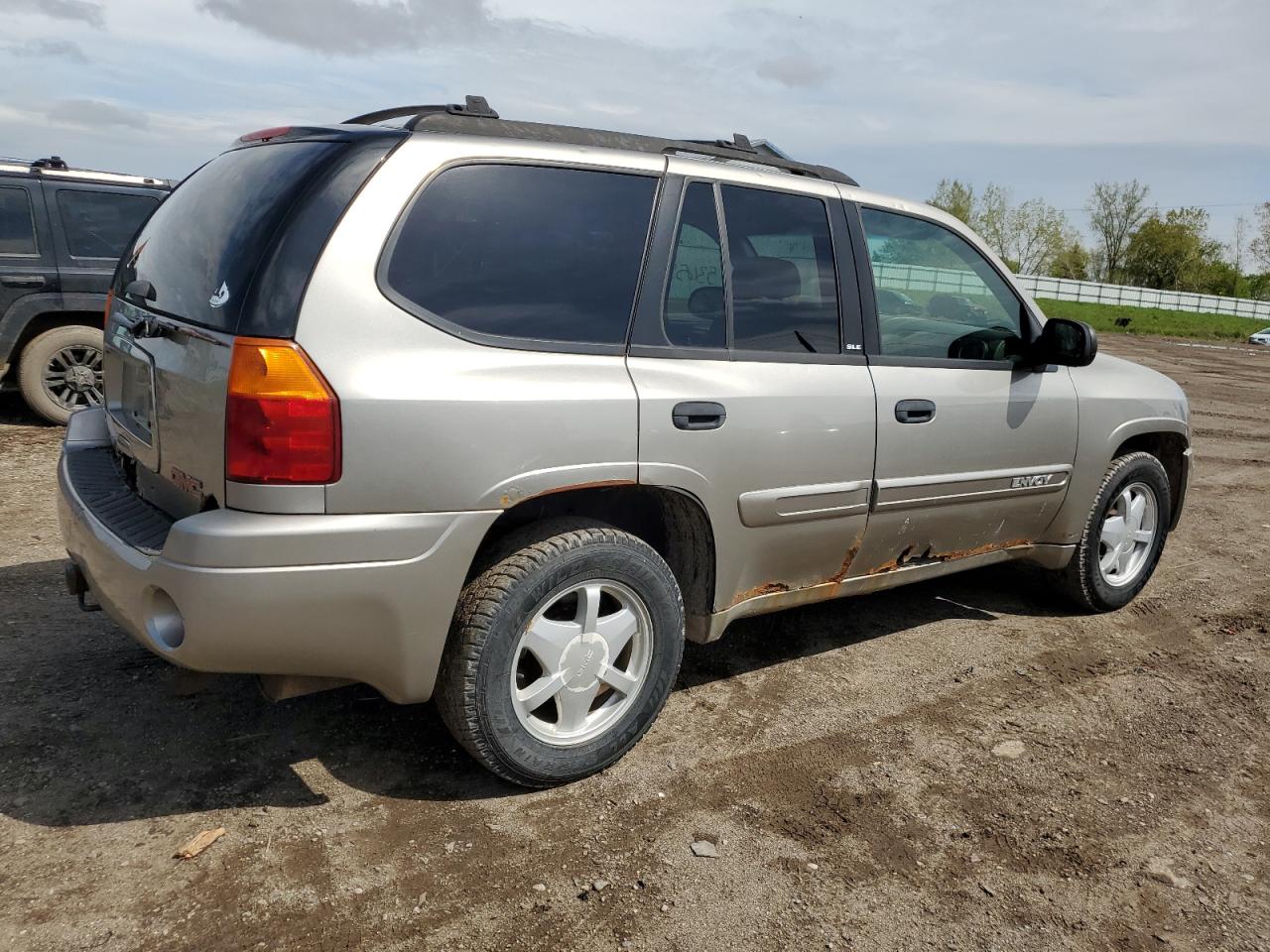 1GKDT13SX22526398 2002 GMC Envoy