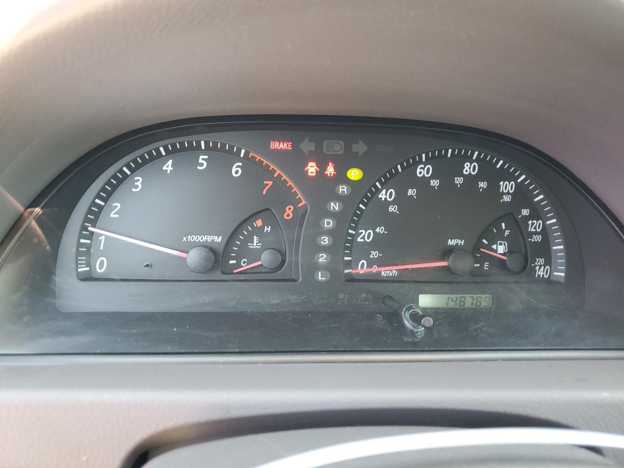 4T1BF32K44U576563 2004 Toyota Camry Le