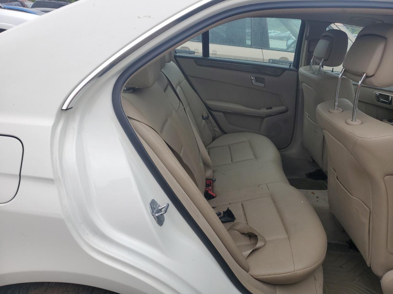 WDDHF8HB4AA225710 2010 Mercedes-Benz E 350 4Matic