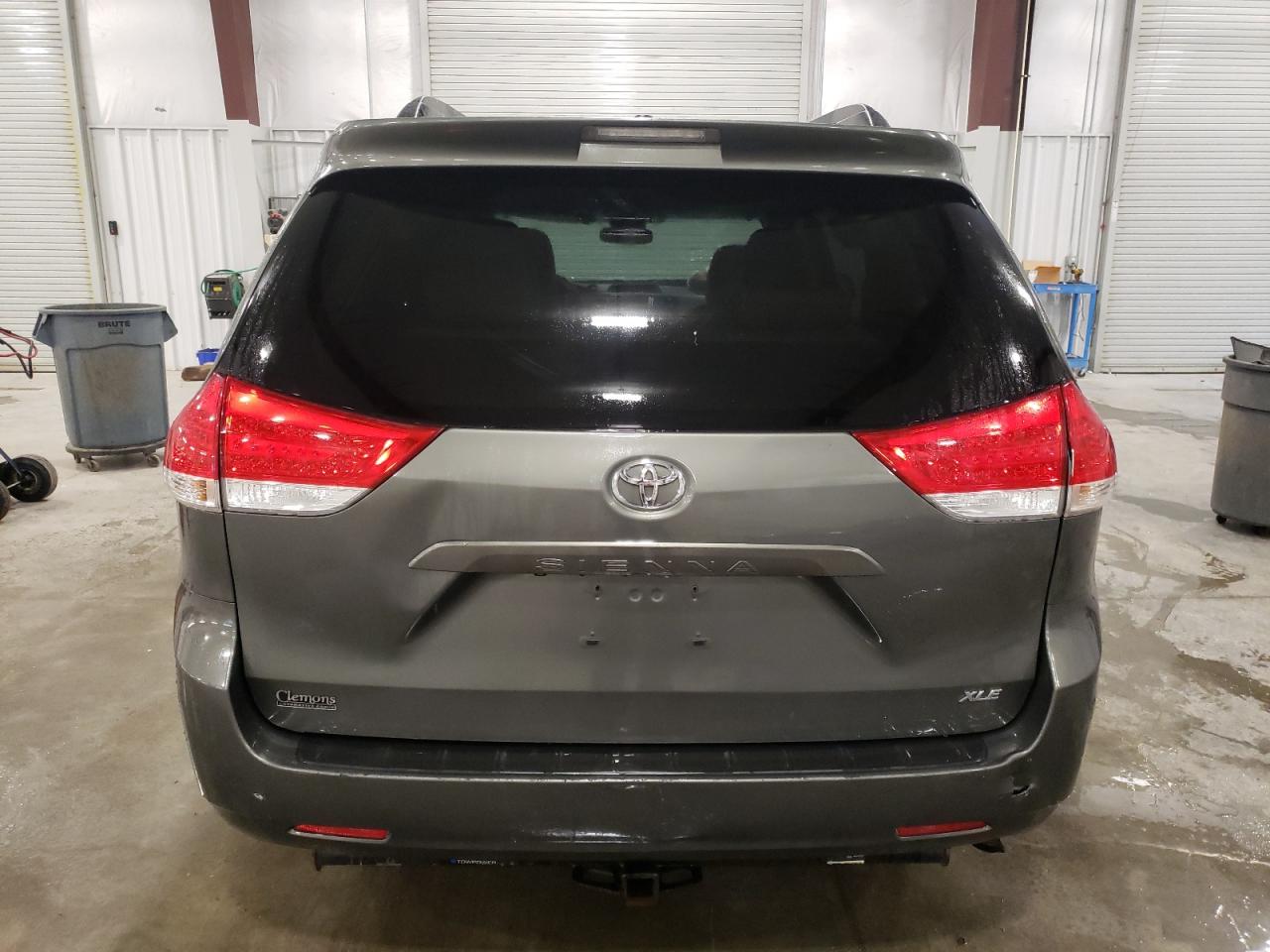 5TDYK3DCXCS219410 2012 Toyota Sienna Xle