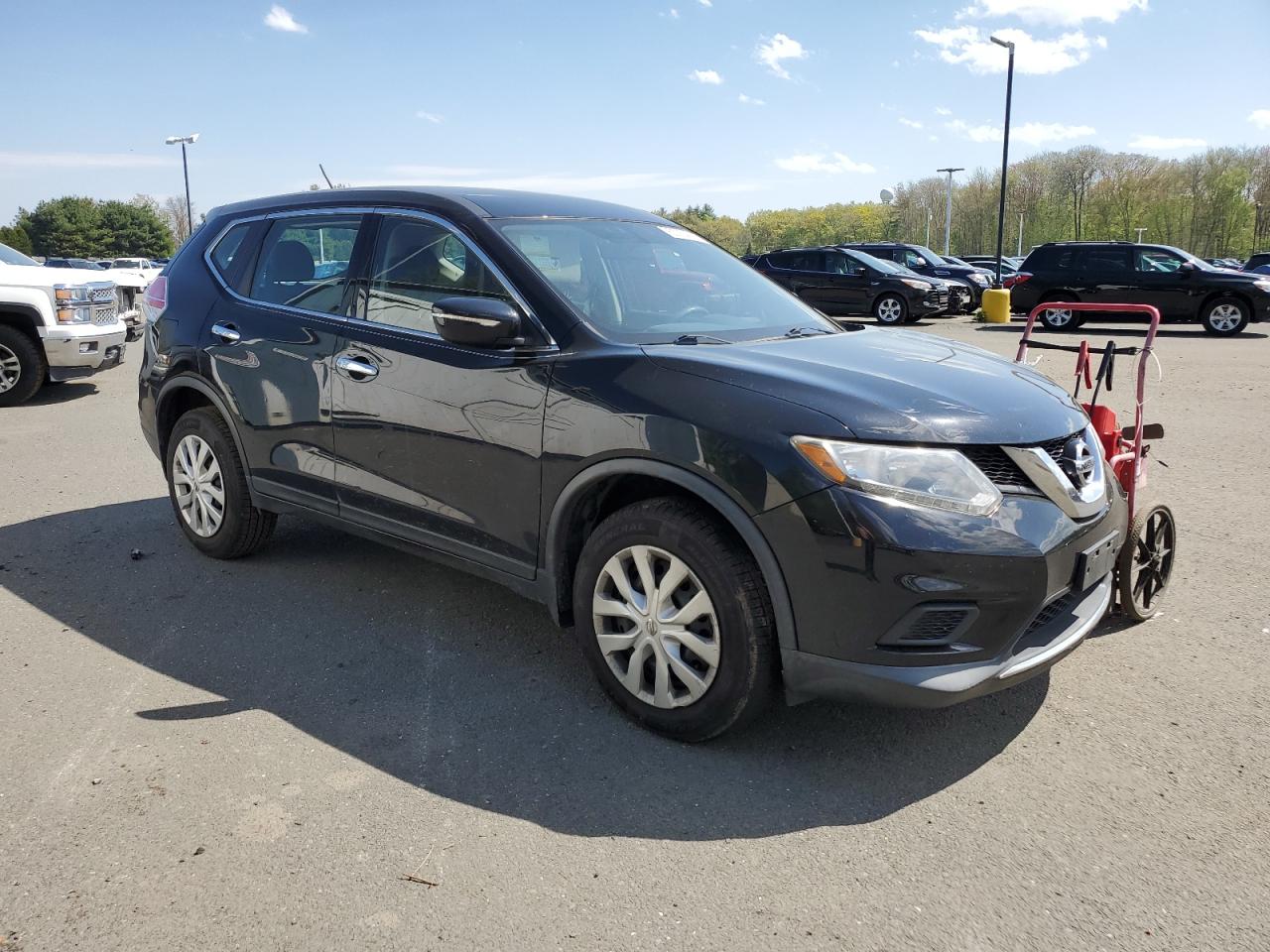 2015 Nissan Rogue S vin: KNMAT2MV4FP580205