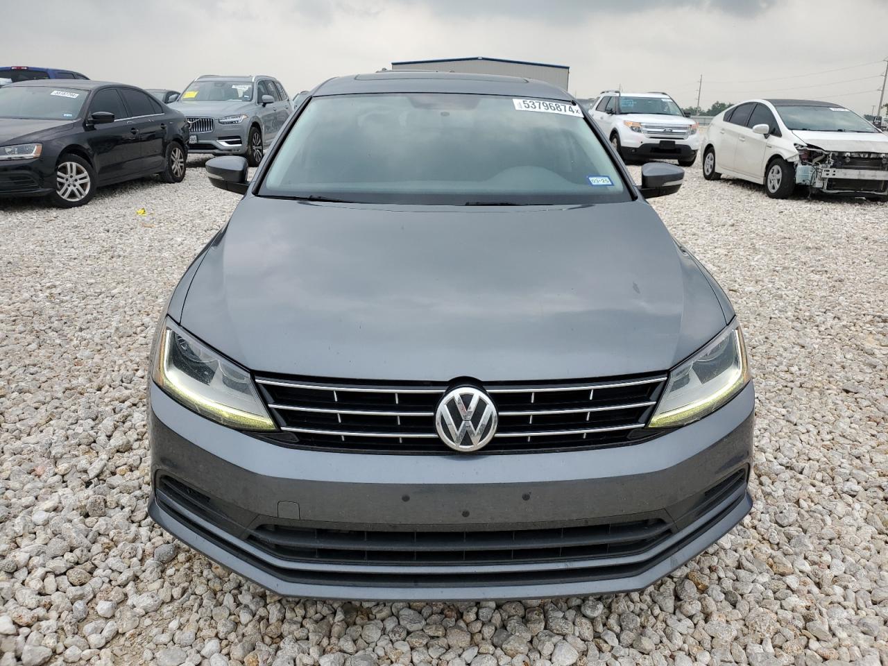 3VWDB7AJ5JM229054 2018 Volkswagen Jetta Se